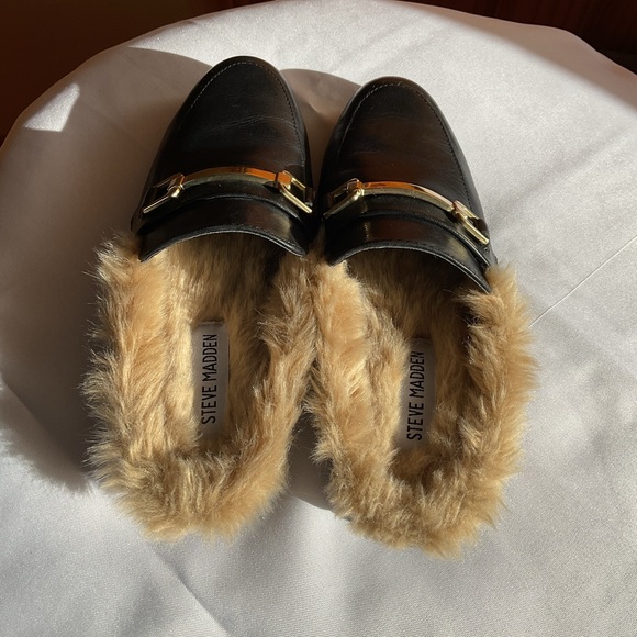 Steve Madden KLOE leather Black Mules with Gold Accents 5M - Picture 3 of 8